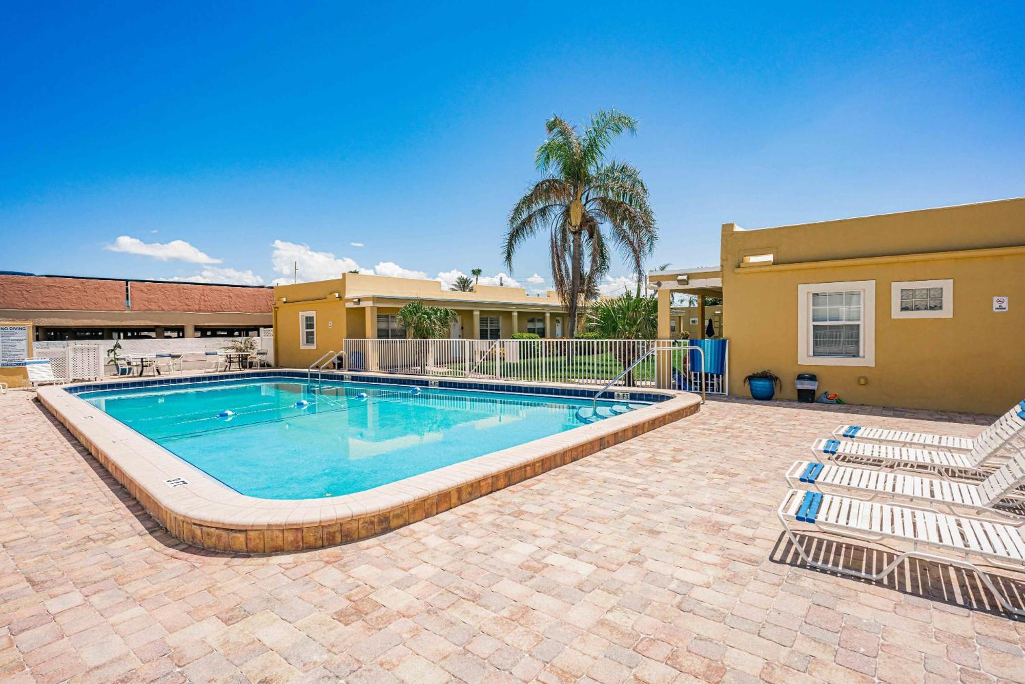 סיינט פיט ביץ' Beachside Retreat W Heated Pool מראה חיצוני תמונה